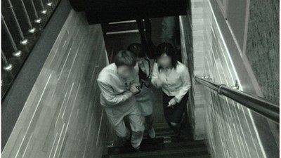 가뿐한 그리고 아무런 말도 난 꺼낼 수 없었어